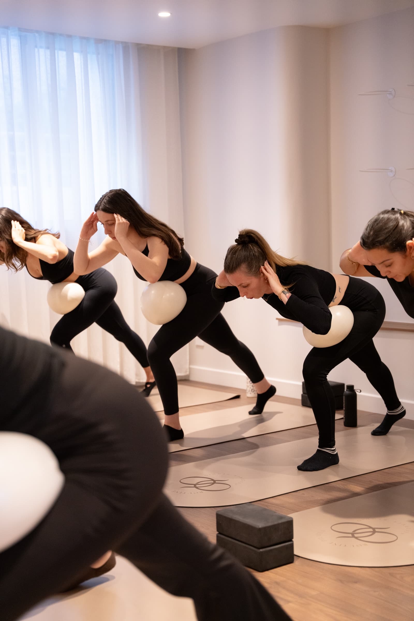 Cours de Pilates Mat à Lyon - The Routine Pilates
